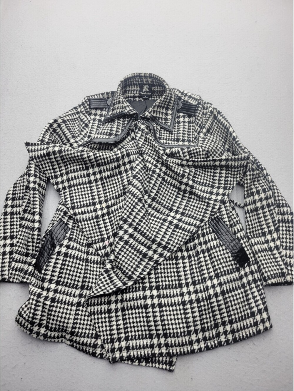 Double Zero Women's Jacket Cape Small Black White Basic Plaid Mid-Length Casual